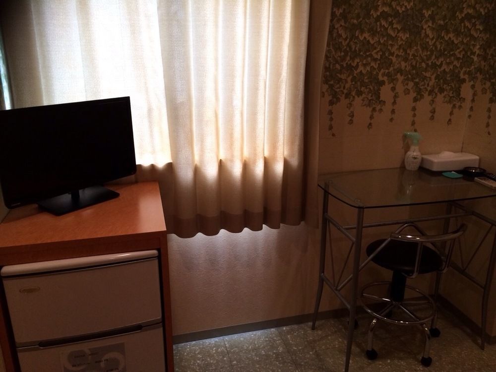 Uehonmachi Plaza Hotel (Adults Only) Осака Екстер'єр фото