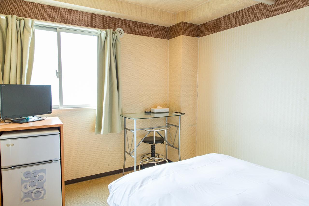 Uehonmachi Plaza Hotel (Adults Only) Осака Екстер'єр фото