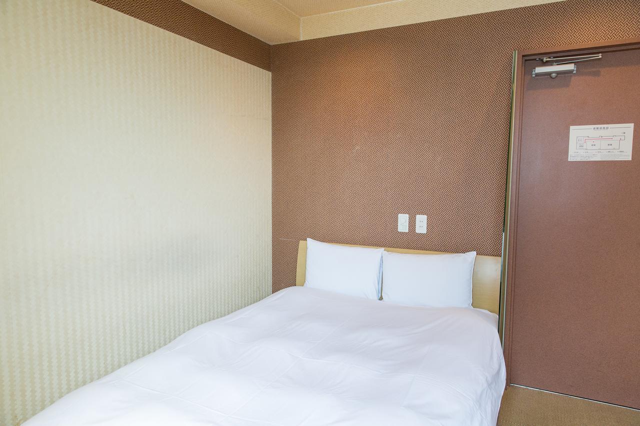 Uehonmachi Plaza Hotel (Adults Only) Осака Екстер'єр фото