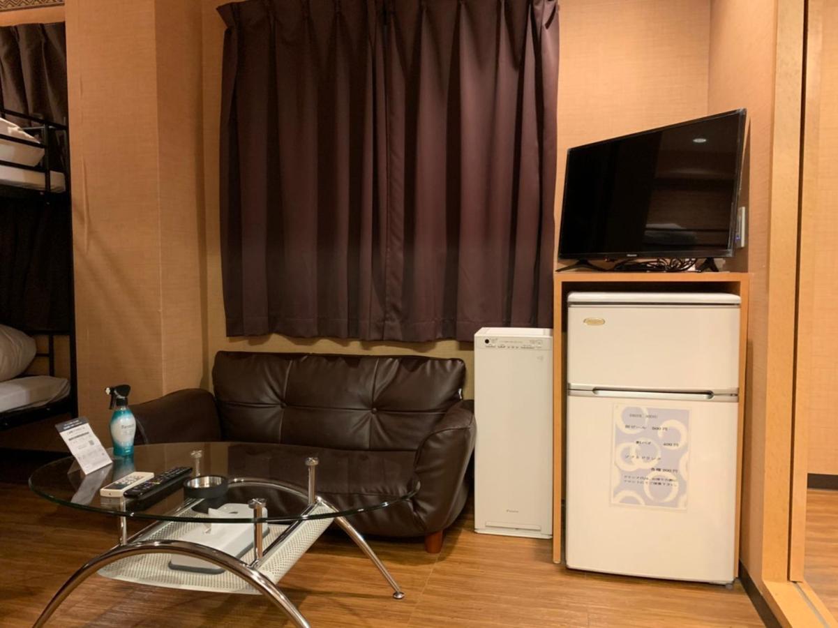 Uehonmachi Plaza Hotel (Adults Only) Осака Екстер'єр фото